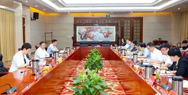 滨海县委常委会传达学习第十一次全国归侨侨眷代表大会精神