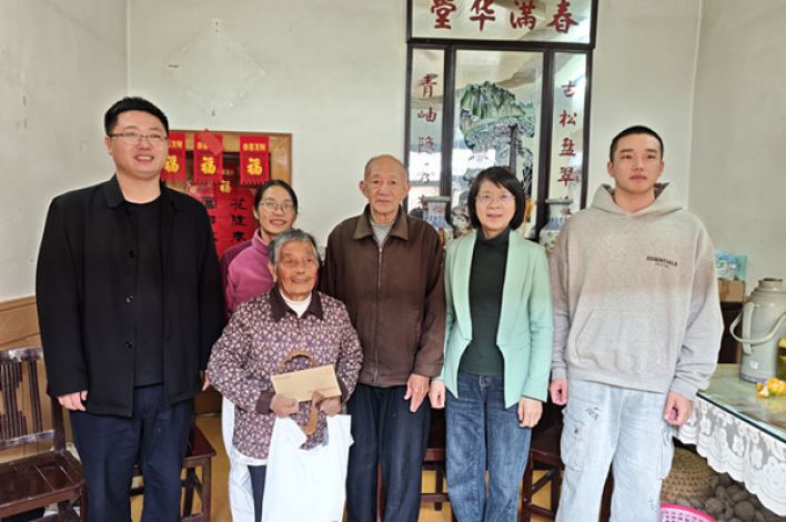 盐城市侨联开展重阳节走访慰问活动