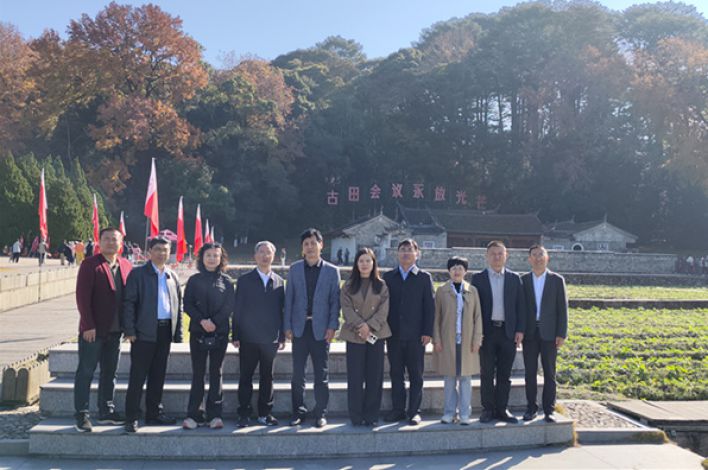 联谊联络增情谊  为侨服务促提升